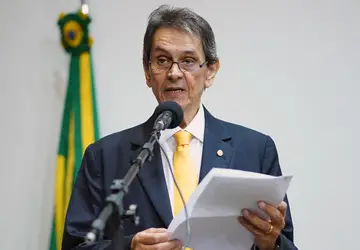 Roberto Jefferson registra candidatura à Presidência no TSE