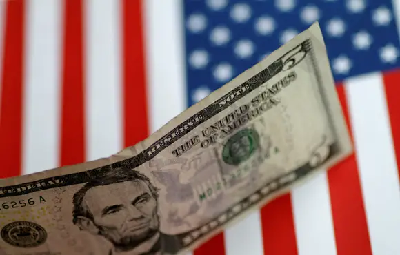 Dólar abre em alta e volta a operar acima de R$ 5,10